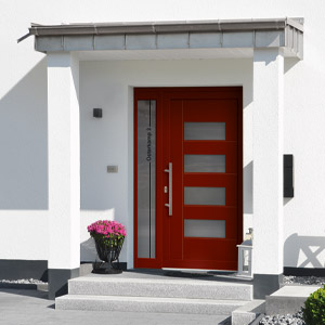 Haustür dunkelrot