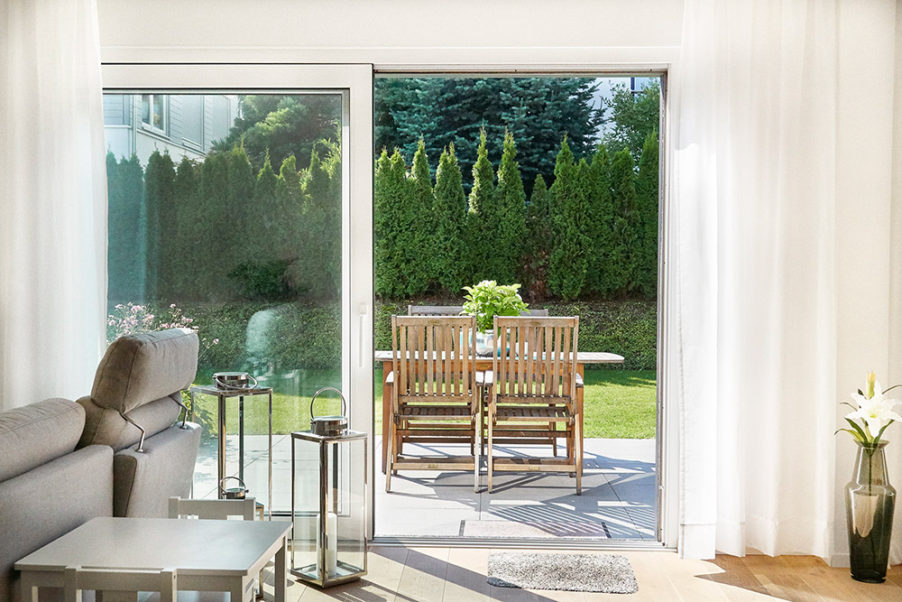 Neubau EFH Hebe-Schiebe-Türen